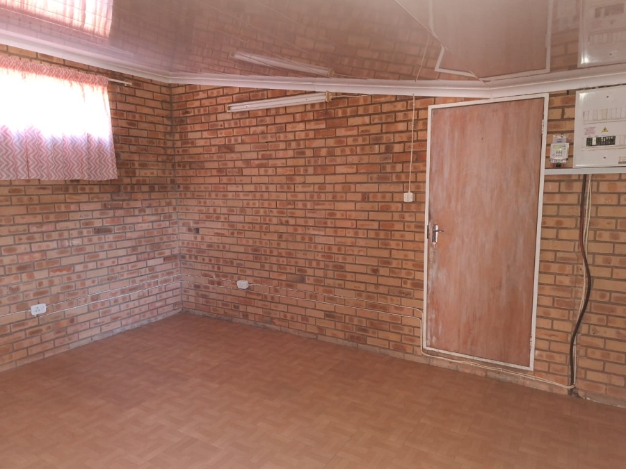 To Let 1 Bedroom Property for Rent in Wilkoppies North West